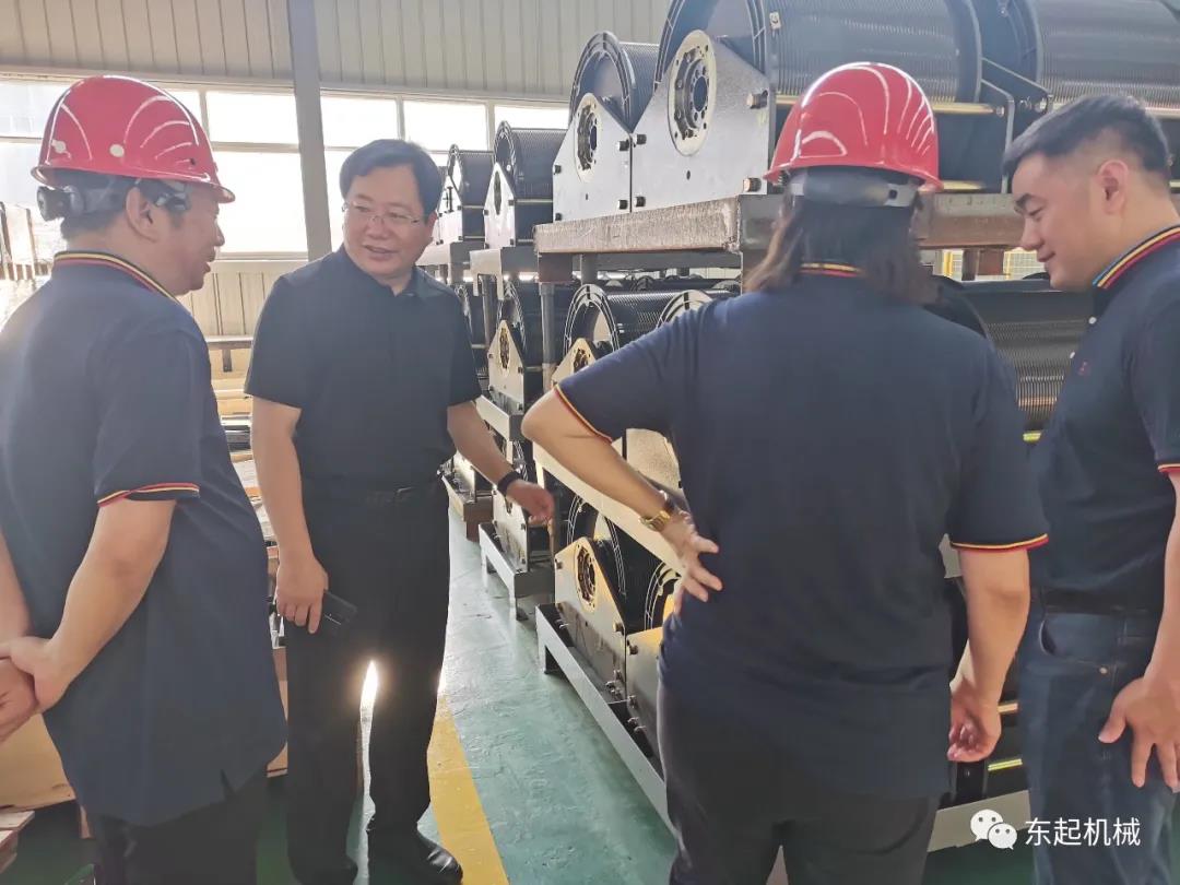 市產(chǎn)業(yè)集聚區黨委副書(shū)記、管委會(huì )主任宋太俊一行蒞臨東起集團考察調研