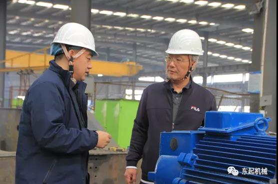 河南工業(yè)大學(xué)機電工程學(xué)院院長(cháng)、碩士研究生導師惠延波教授等一行蒞臨東起集團參觀(guān)考察