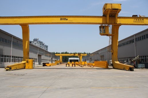 L型龍門(mén)起重機 L型龍門(mén)起重機